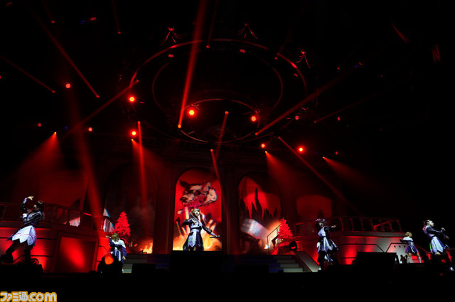 『アイマス シンデレラガールズ』10周年ライブツアー愛知公演1日目リポート。“ CosmoStar Land”での綺羅びやかなステージは、プロデューサーたちへの最高のクリスマスプレゼントに！