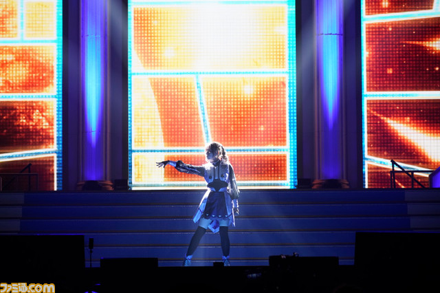 『アイマス シンデレラガールズ』10周年ライブツアー愛知公演1日目リポート。“ CosmoStar Land”での綺羅びやかなステージは、プロデューサーたちへの最高のクリスマスプレゼントに！