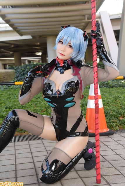 コミケ99コスプレ速報! 白銀ノエルから『鬼滅の刃』『ウマ娘』『シン・エヴァ』『FGO』まで、初日の会場を沸かせた美麗レイヤーたち