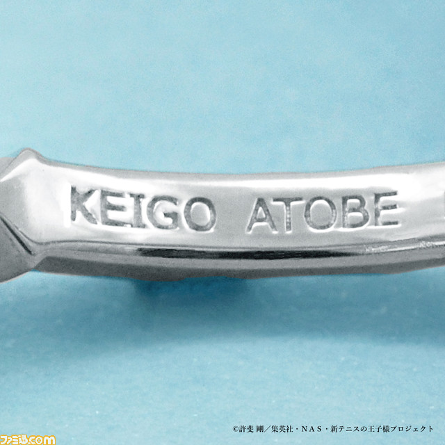 『新テニスの王子様』“跡部王国(キングダム)”がモチーフのプラチナリングが発売。コラボジュエリーを身に着けた跡部様のアクリルスタンドも