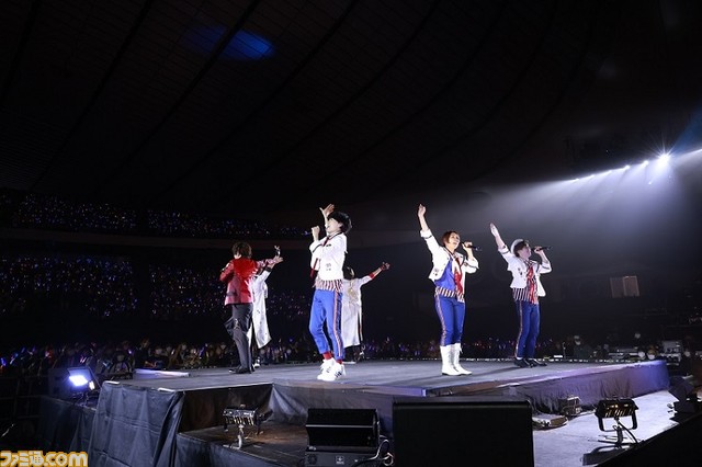 『アイドルマスター SideM』6thライブツアー東京公演1日目のオフィシャル写真とセットリストが公開。『アイマス』シリーズ15周年記念曲『なんどでも笑おう』の披露も