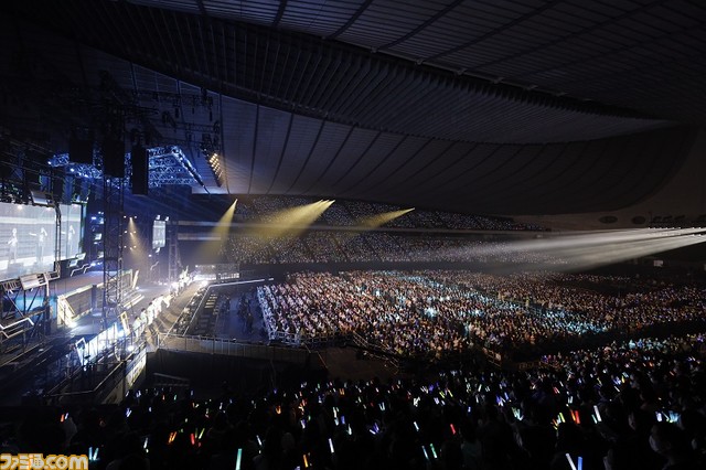 『アイドルマスター SideM』6thライブツアー東京公演1日目のオフィシャル写真とセットリストが公開。『アイマス』シリーズ15周年記念曲『なんどでも笑おう』の披露も