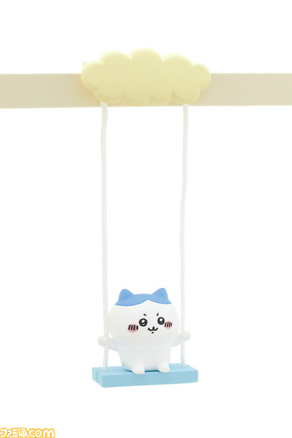 『ちいかわ』のブランコフィギュアが1月22日(土)よりカプセルトイにて発売。おなじみのキャラクターに加え、“鎧さん”、“星”もラインアップ