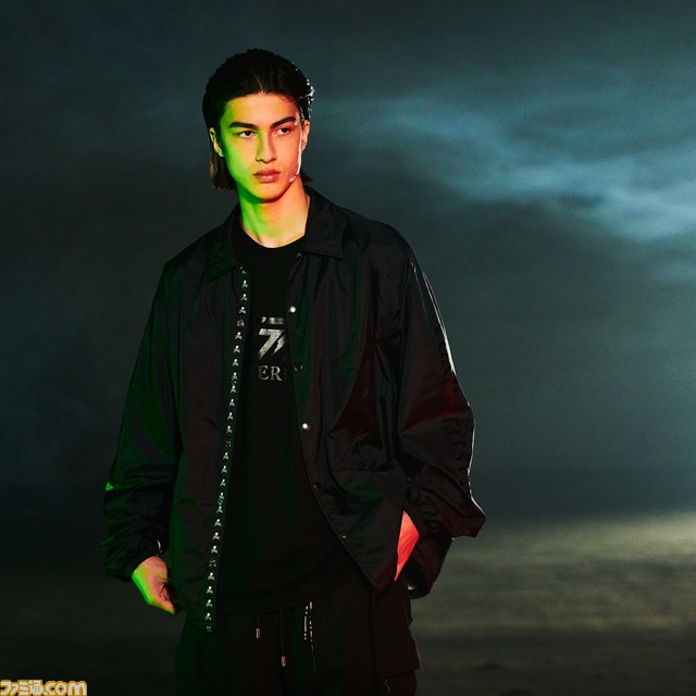 仮面ライダー生誕50周年×マスターマインド・ジャパンコラボ記念の“全身黒”の仮面ライダー新1号フィギュアやオリジナルTシャツ、フーディー、コーチジャケットが販売