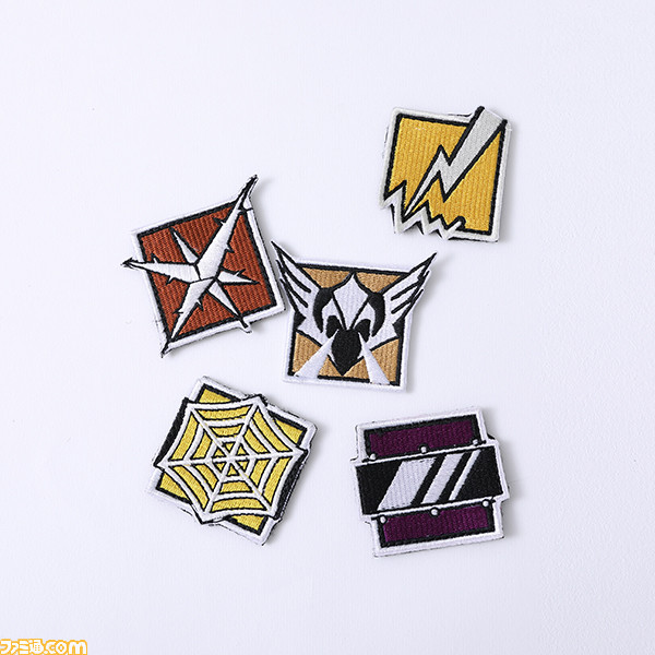 『R6S』攻撃側と防衛側をそれぞれイメージしたコラボアイテムが登場。腕時計やバッグなど全6種がラインアップ