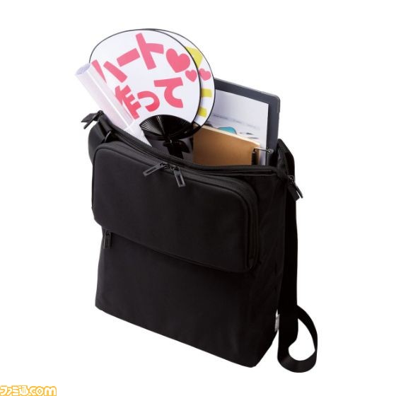 推しといつも一緒にいられる“推しごとバッグ”が発売！ “お仕事”と“推しごと”両方に必要な収納力と機能を兼ね備えた可動式の透明窓構造バッグ