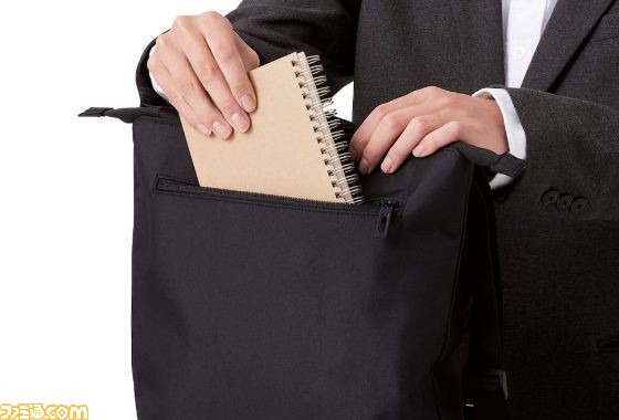 推しといつも一緒にいられる“推しごとバッグ”が発売！ “お仕事”と“推しごと”両方に必要な収納力と機能を兼ね備えた可動式の透明窓構造バッグ