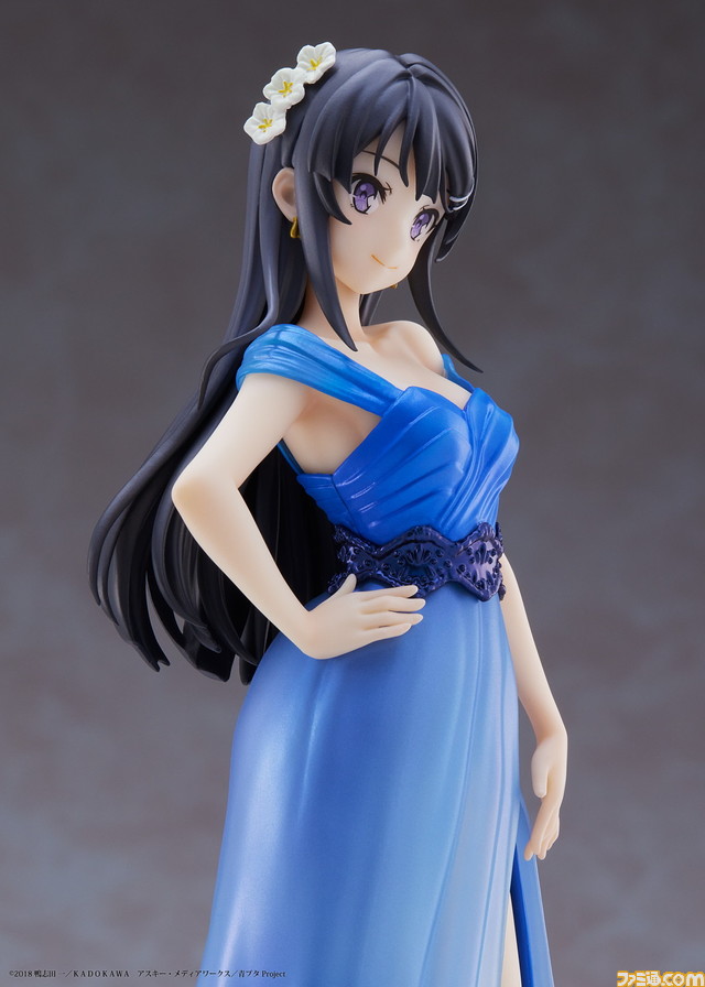 『青ブタ』スリットが入った大人なデザインのドレス姿の桜島麻衣を1/7スケールフィギュア化。カラードレスの撮影モデルとなった麻衣さんのワンカットをイメージ