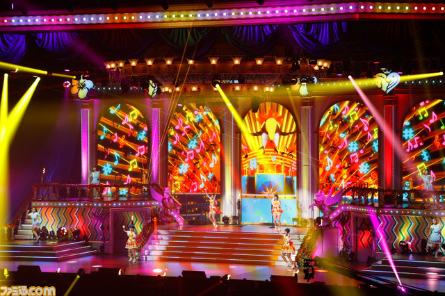 『アイマス シンデレラガールズ』10周年ライブツアー沖縄公演(Tropical Land)1日目リポート。トロピカルな楽曲の数々で、観客の心と体をアツくさせる