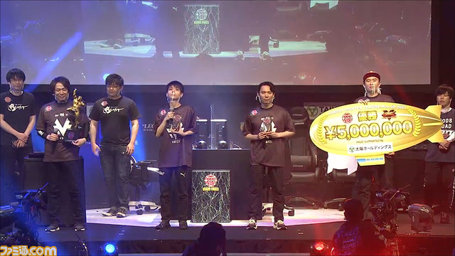 『ストV』公式リーグ戦“SFL2021”でsako、りゅうせい、ときど、ボンちゃんの“v6プラス FAV Rohto Z!”が涙の逆転優勝！