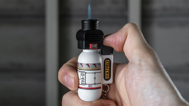 『エヴァンゲリオン』エントリープラグをイメージした“ポケットバーナー”が登場。デザインは初号機モデルと2号機モデルの全2種類