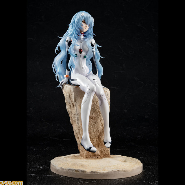 『シン・エヴァンゲリオン劇場版』綾波レイのフィギュアが本日(2/4)より予約開始。綾波のイメージを変える長い髪の造形に注目