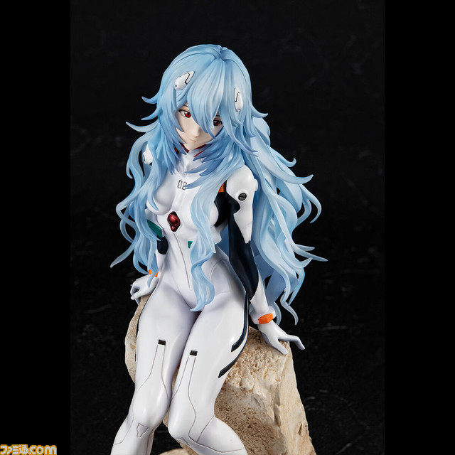 『シン・エヴァンゲリオン劇場版』綾波レイのフィギュアが本日(2/4)より予約開始。綾波のイメージを変える長い髪の造形に注目