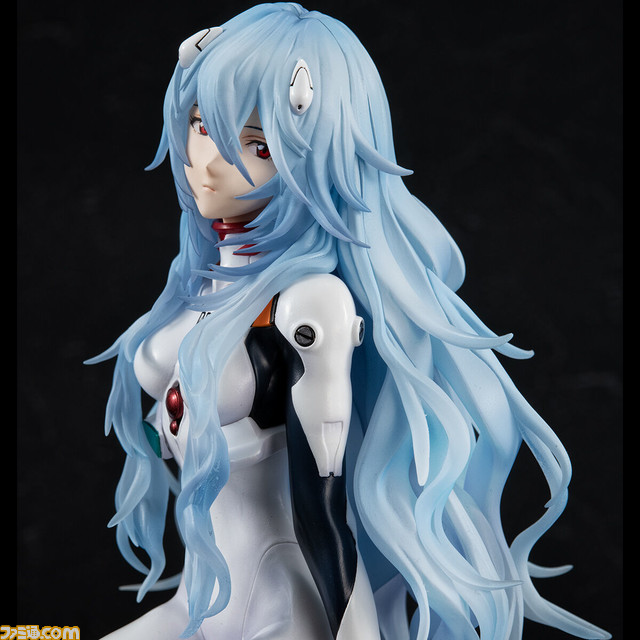 『シン・エヴァンゲリオン劇場版』綾波レイのフィギュアが本日(2/4)より予約開始。綾波のイメージを変える長い髪の造形に注目