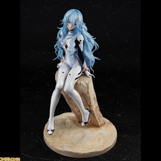 『シン・エヴァンゲリオン劇場版』綾波レイのフィギュアが本日(2/4)より予約開始。綾波のイメージを変える長い髪の造形に注目