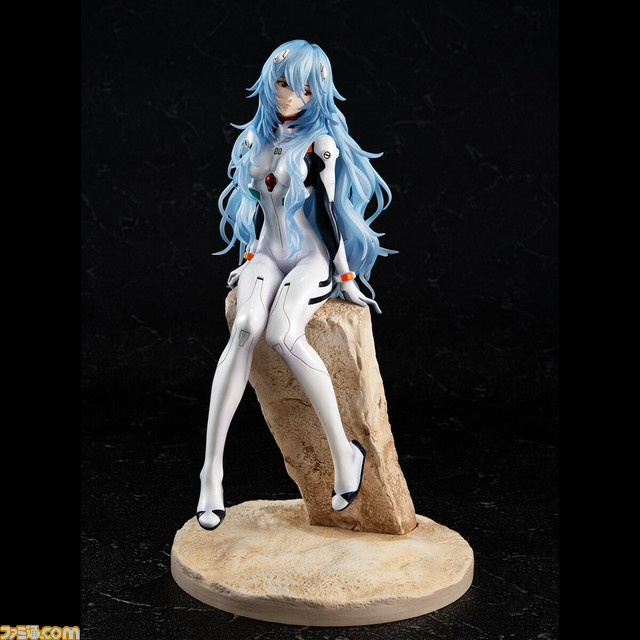 『シン・エヴァンゲリオン劇場版』綾波レイのフィギュアが本日(2/4)より予約開始。綾波のイメージを変える長い髪の造形に注目