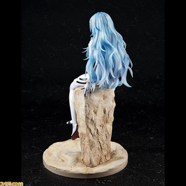 『シン・エヴァンゲリオン劇場版』綾波レイのフィギュアが本日(2/4)より予約開始。綾波のイメージを変える長い髪の造形に注目