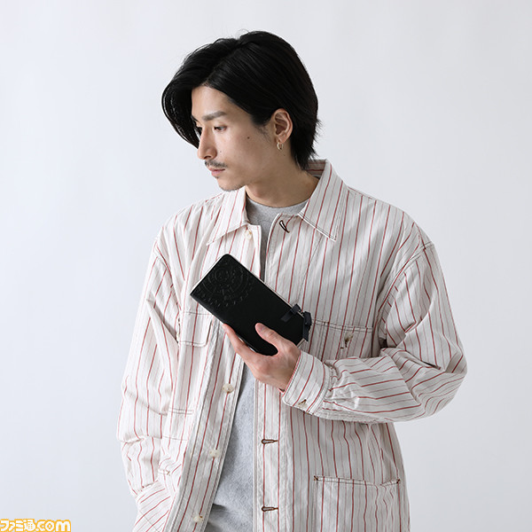 『Rewrite』千里朱音のコラボアイテムが登場。魔法陣やローブ姿をイメージした腕時計、バッグ、財布がラインアップ