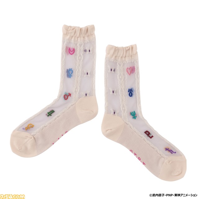 『セーラームーン』とANNA SUIがコラボ。守護星マークや変身アイテムをデザインしたバッグ、ピアス、ワンピース、ペット服など、全48種が発売【セーラー戦士に蝶の羽】