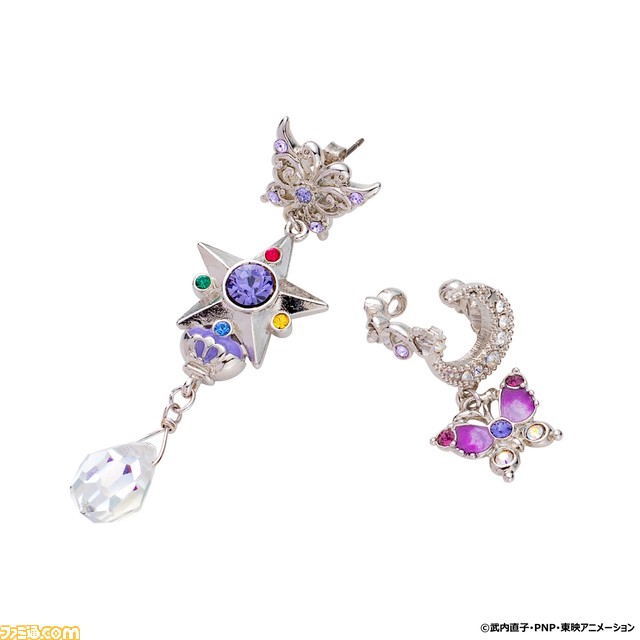『セーラームーン』とANNA SUIがコラボ。守護星マークや変身アイテムをデザインしたバッグ、ピアス、ワンピース、ペット服など、全48種が発売【セーラー戦士に蝶の羽】