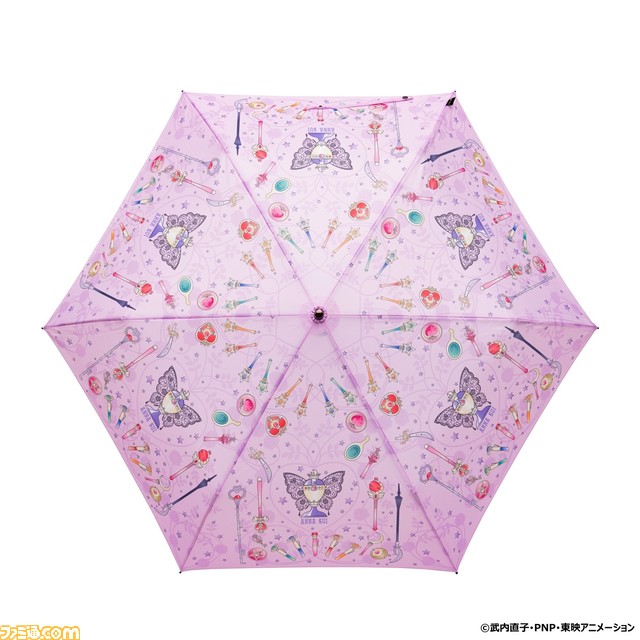 『セーラームーン』とANNA SUIがコラボ。守護星マークや変身アイテムをデザインしたバッグ、ピアス、ワンピース、ペット服など、全48種が発売【セーラー戦士に蝶の羽】