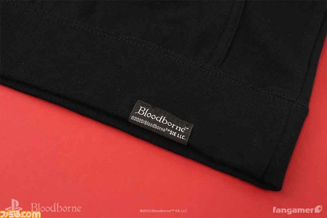 『ブラッドボーン』&『ゴッド・オブ・ウォー』オリジナルのファスナーチャーム付きパーカーが発売。Tシャツやピンバッジなどのグッズも販売中