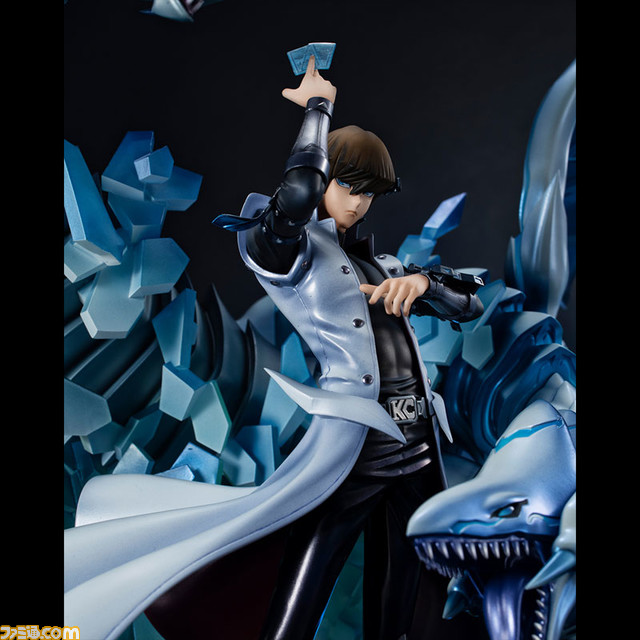 『遊☆戯☆王』青眼の白龍、青眼の亜白龍を従えた“海馬瀬人”がフィギュア化! 作品の世界観を凝縮した空間構成、エッジの効いた造形と彩色を高次元で融合させ立体化