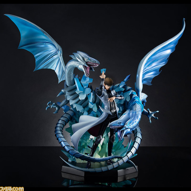 『遊☆戯☆王』青眼の白龍、青眼の亜白龍を従えた“海馬瀬人”がフィギュア化! 作品の世界観を凝縮した空間構成、エッジの効いた造形と彩色を高次元で融合させ立体化