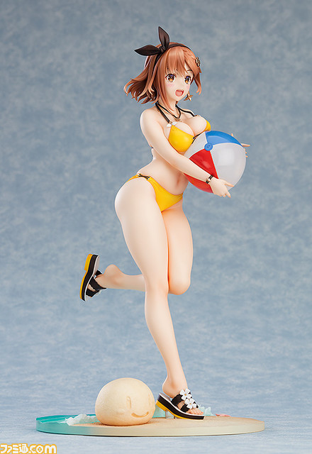 『ライザのアトリエ2』“ライザ 水着Ver.”の予約販売がスタート。ビーチボールを胸に抱えることによる弾力感や健康的な肉体美が再現