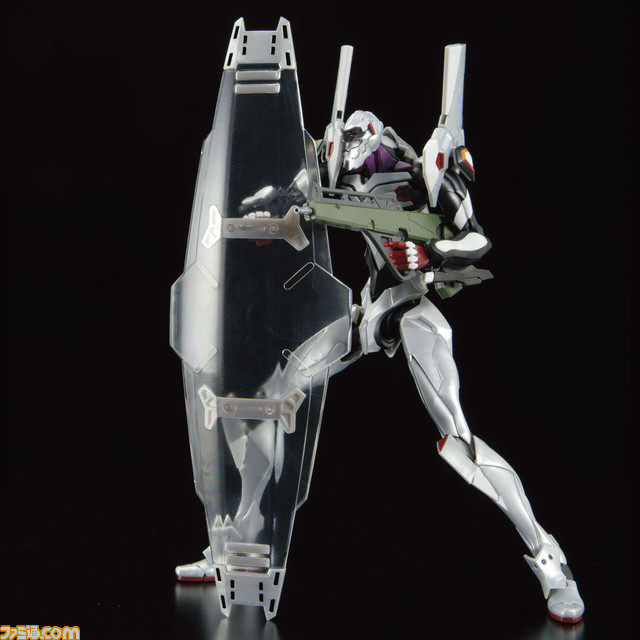 『エヴァンゲリオン』4号機が立体化。専用シールドなどの多彩な武装やオプションパーツによりさまざまなポージングが可能