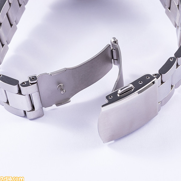 TVアニメ『ベルセルク』とスーパーグルーピーズのコラボ腕時計が登場。ガッツ、グリフィスをイメージし“ドラゴンころし”・“サーベル”も表現