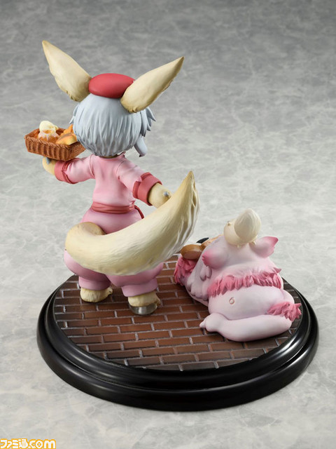 『メイドインアビス』“ナナチ&ミーティ”描き下ろしイラストのフィギュアが登場。あみあみ限定でA6サイズのミニアクリルキャラクタープレートも付属