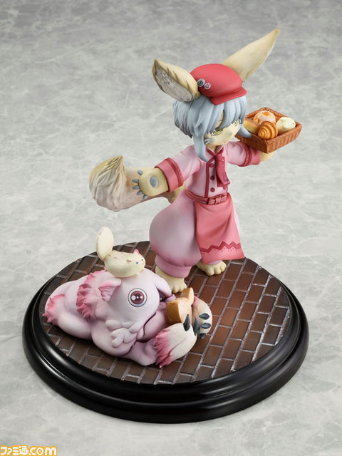 『メイドインアビス』“ナナチ&ミーティ”描き下ろしイラストのフィギュアが登場。あみあみ限定でA6サイズのミニアクリルキャラクタープレートも付属