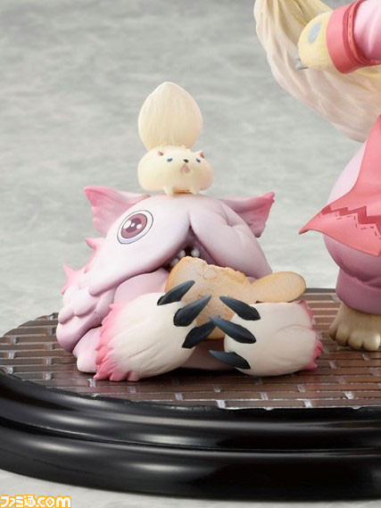 『メイドインアビス』“ナナチ&ミーティ”描き下ろしイラストのフィギュアが登場。あみあみ限定でA6サイズのミニアクリルキャラクタープレートも付属