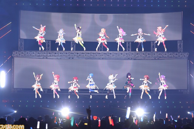 【ホロライブ 3rd Fes.】DAY1リポート。全編AR演出によるホロメンのパフォーマンスは、生バンド演奏も相まって臨場感が違う！ 海外勢もついに3Dに【セトリあり】