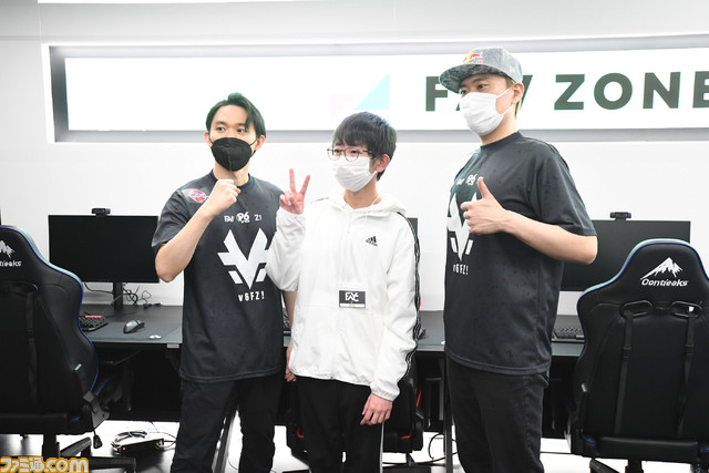 sako、りゅうせい、ときど、ボンちゃんがファンと触れ合った“v6プラス FAV Rohto Z!ファンミーティング”を多数の写真を交えてリポート