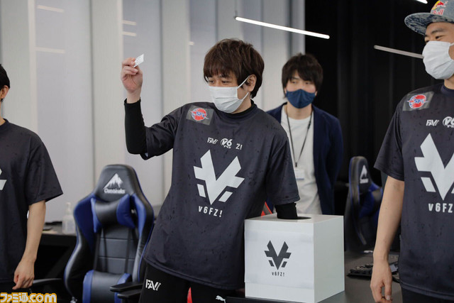 sako、りゅうせい、ときど、ボンちゃんがファンと触れ合った“v6プラス FAV Rohto Z!ファンミーティング”を多数の写真を交えてリポート