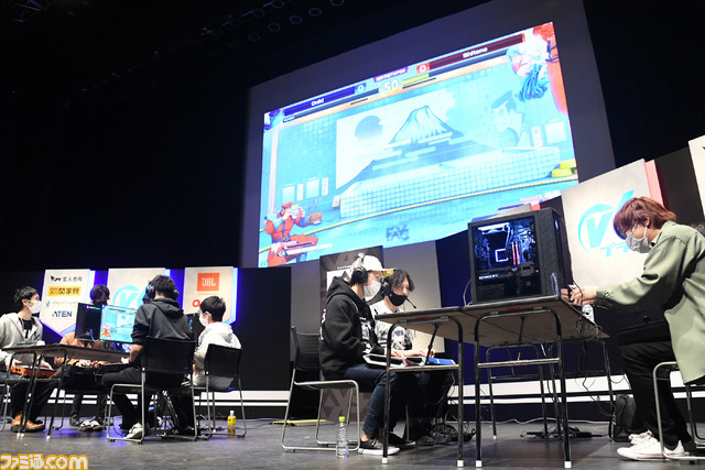 FAVCUP2022『スト5』部門はウメハラ選手が逆転優勝！ オフライン開催で盛り上がった現地の様子をお届け