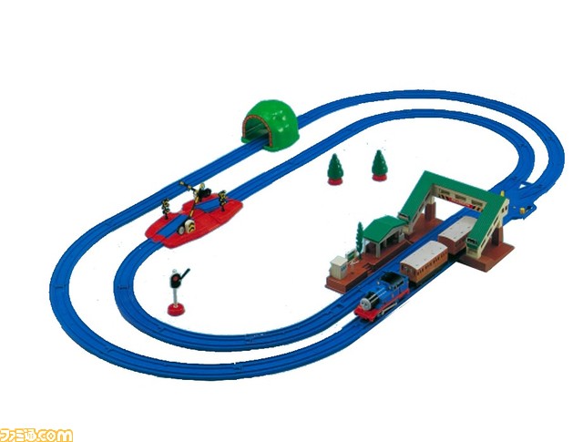 『きかんしゃトーマス』特許出願中の“蒸気給水タンクユニット”を採用し本当に“蒸気”が出る大型トーマスが登場。40種類のおしゃべりと10種類の音も収録