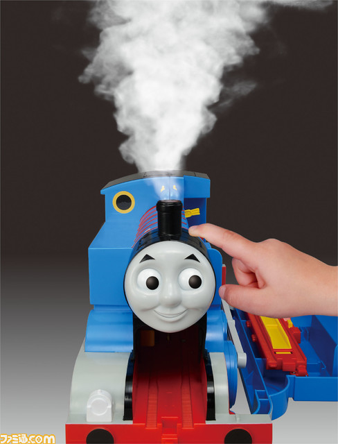 『きかんしゃトーマス』特許出願中の“蒸気給水タンクユニット”を採用し本当に“蒸気”が出る大型トーマスが登場。40種類のおしゃべりと10種類の音も収録
