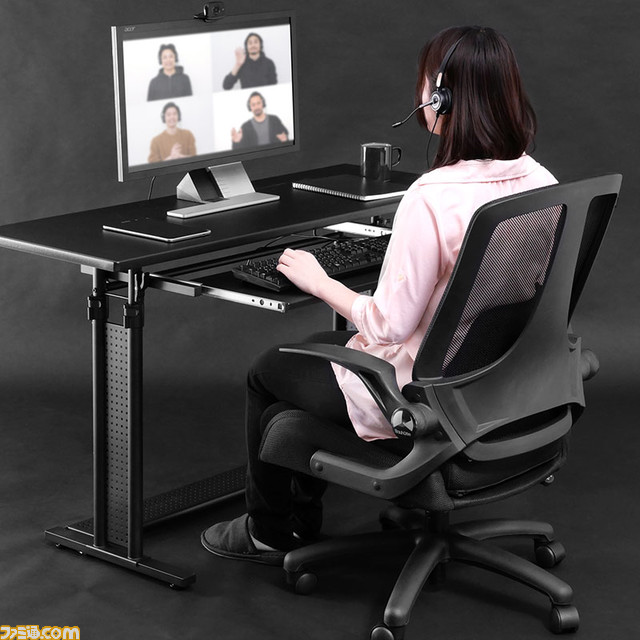 立ち姿勢でも使えるスタンディングデスクをお得にゲット! 人気のゲーミングチェアやデスクなどバウヒュッテの31製品が10%OFFになるAmazon新生活セール開催