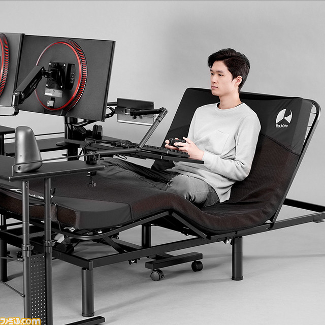 バウヒュッテより“電動ゲーミングベッド”が発売。背部と脚部が別々に稼動してどんな姿勢にもフィット。一日中ベッドの上でごろごろしながらゲームがプレイ可能に！