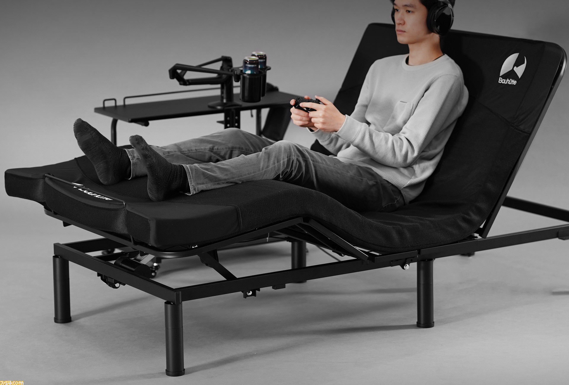 バウヒュッテより“電動ゲーミングベッド”が発売。背部と脚部が