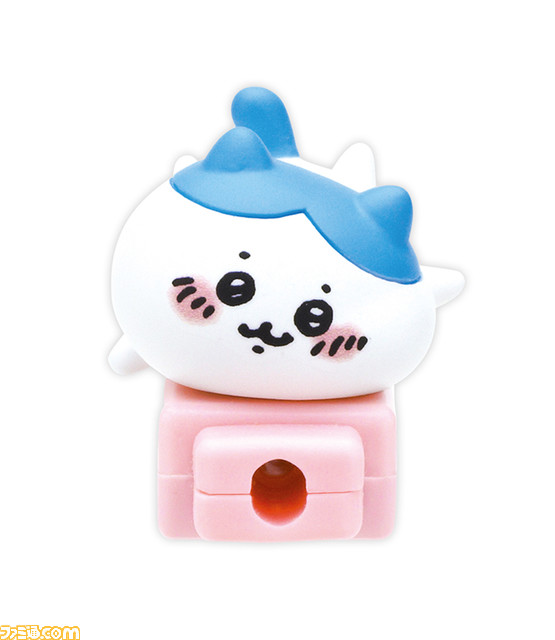 “ちいかわ ぎゅっと抱きつきケーブルカバー2”が4月中旬よりカプセルトイにて発売。モモンガ、くりまんじゅう、鎧さんが加わった全6種がラインアップ