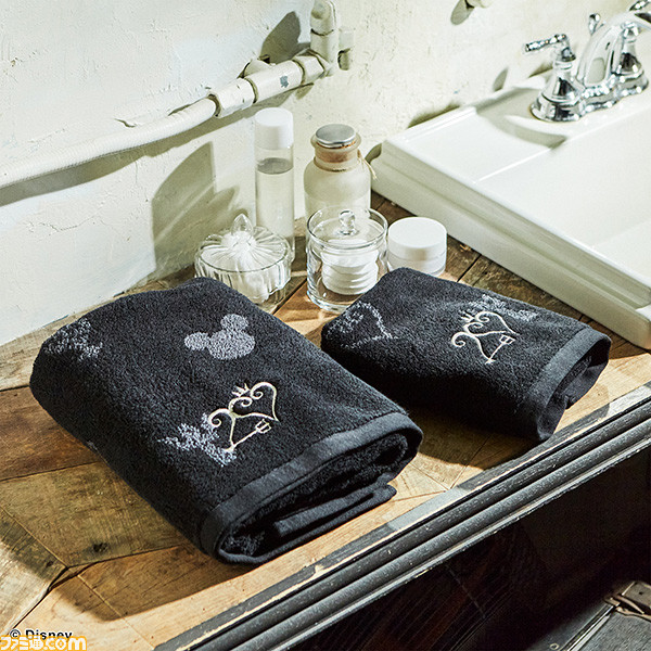 『キングダム ハーツ』の20周年記念シリーズ関連商品が予約開始。江戸切子 オールドグラスや自動巻き機械式時計、セミオーダーリングなど、豪華アイテムの数々をチェック!