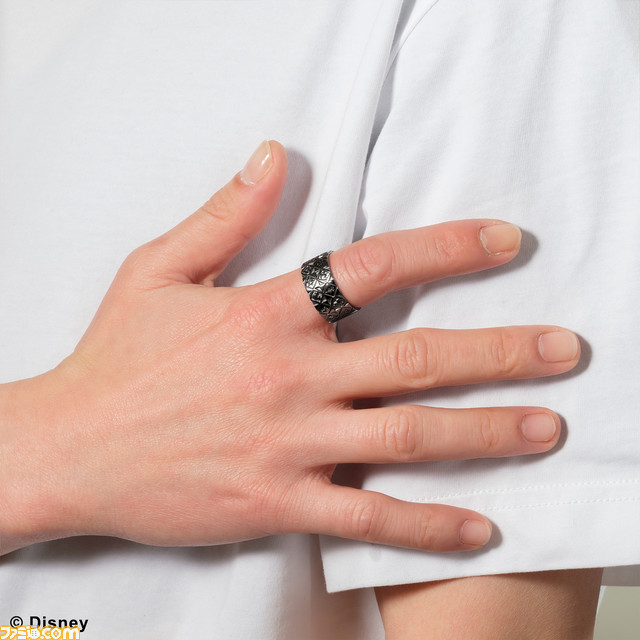 『キングダム ハーツ』の20周年記念シリーズ関連商品が予約開始。江戸切子 オールドグラスや自動巻き機械式時計、セミオーダーリングなど、豪華アイテムの数々をチェック!