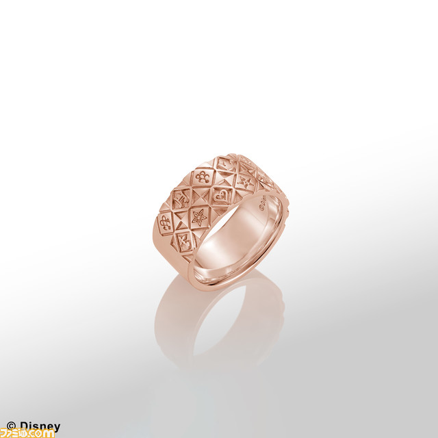 『キングダム ハーツ』の20周年記念シリーズ関連商品が予約開始。江戸切子 オールドグラスや自動巻き機械式時計、セミオーダーリングなど、豪華アイテムの数々をチェック!