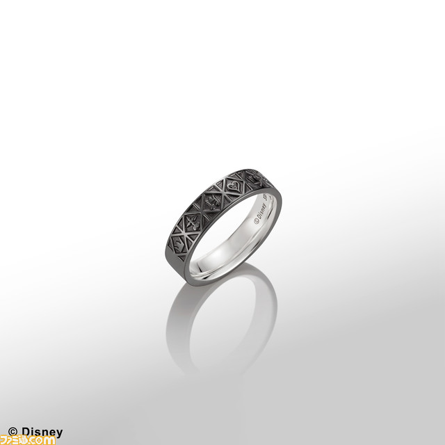 『キングダム ハーツ』の20周年記念シリーズ関連商品が予約開始。江戸切子 オールドグラスや自動巻き機械式時計、セミオーダーリングなど、豪華アイテムの数々をチェック!