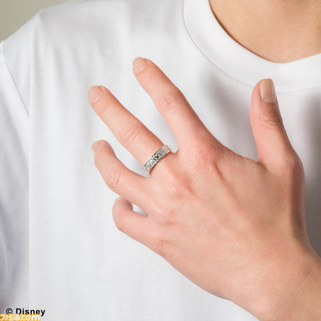 『キングダム ハーツ』の20周年記念シリーズ関連商品が予約開始。江戸切子 オールドグラスや自動巻き機械式時計、セミオーダーリングなど、豪華アイテムの数々をチェック!