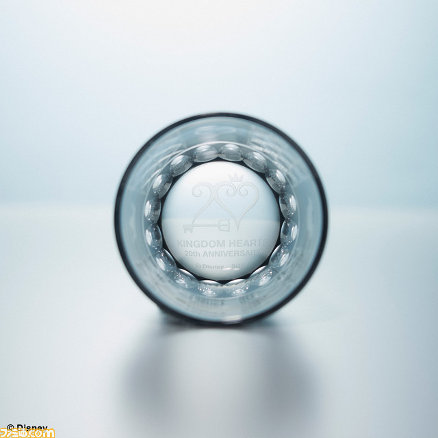 『キングダム ハーツ』の20周年記念シリーズ関連商品が予約開始。江戸切子 オールドグラスや自動巻き機械式時計、セミオーダーリングなど、豪華アイテムの数々をチェック!
